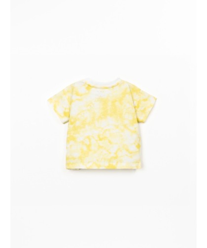 T-shirt com mistura de fibras naturais e fibras recicladas