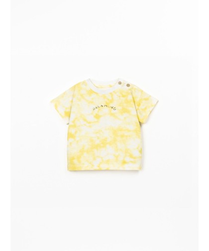 T-shirt com mistura de fibras naturais e fibras recicladas