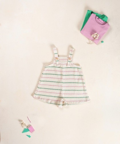 Macacão de malha às riscas